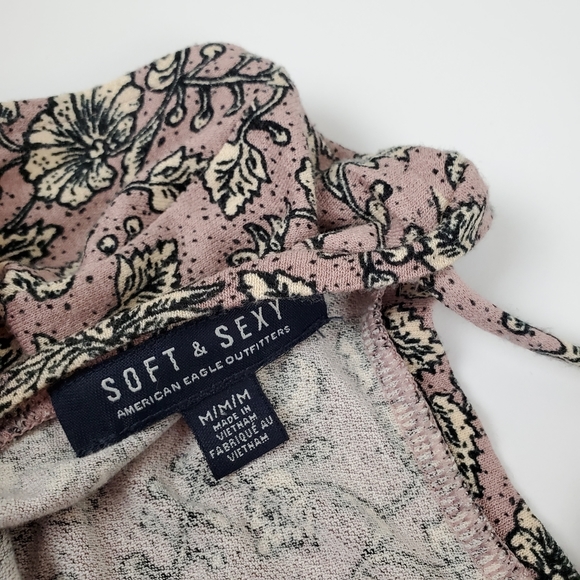 American Eagle Outfitters Cold Shoulder Top - Picture 5 of 6